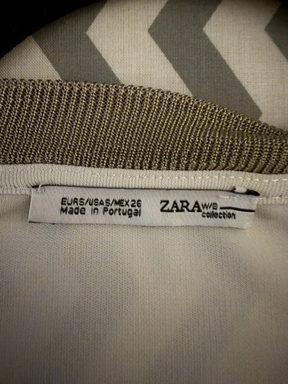 Zara White Blouse with Beige Trim - Picture 3 of 3
